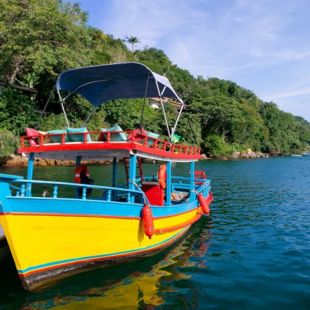 Beautiful shot of the Paraty boat tour during the day in Brazil